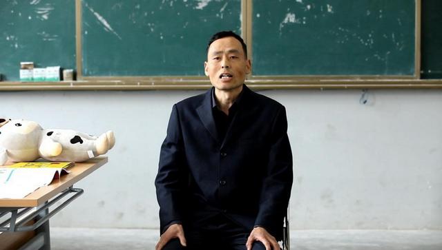 图片故事：一位教新妈妈育儿的男老师