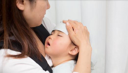 宝宝吹空调就鼻塞流涕，吹或不吹？预防婴幼儿空调病要注意这些