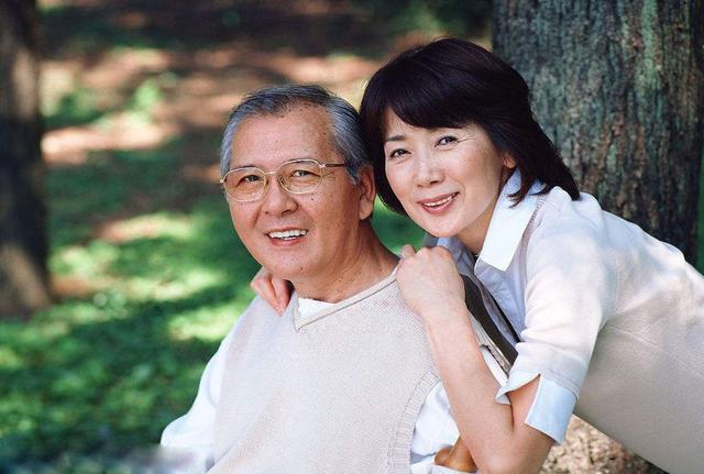 高龄父母想生二胎，不少成年子女纷纷反对，到底为什么？