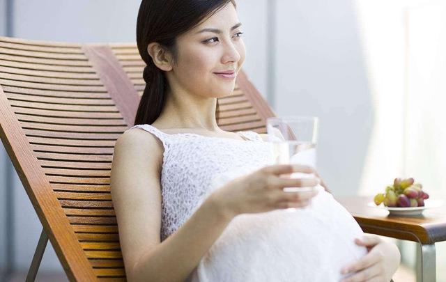 这个年纪生孩子还能长寿？不仅能长寿，娃还更聪明