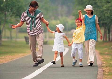 7岁前，父母要让孩子改掉3个坏习惯，惯着孩子会害了他