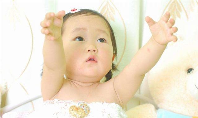 宝宝三岁之前，这几种表现，说明宝宝很爱妈妈，你家占了几点？