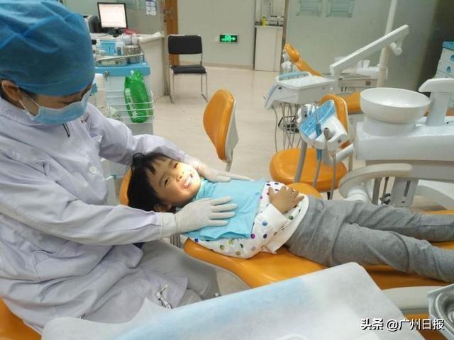 大班宝宝6成有烂牙！牙医进幼儿园体检惊呆了