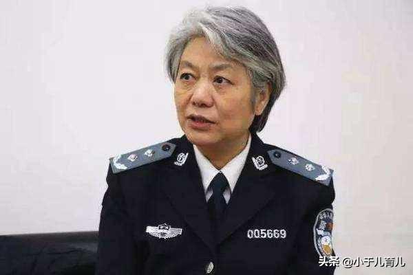 李玫瑾教授：孩子三到六岁你不管，长大以后想管也管不了！