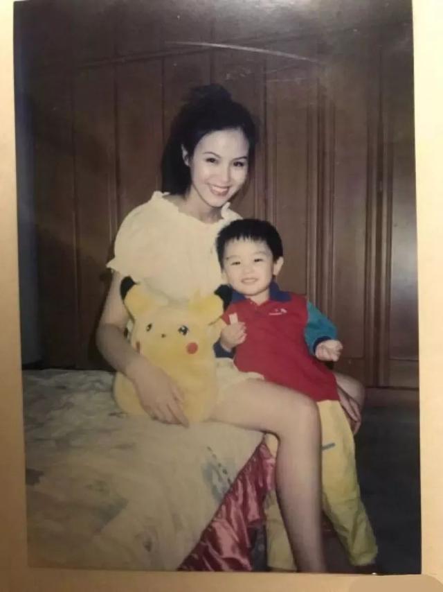 那个没有ps的年代里，妈妈们有多美 !