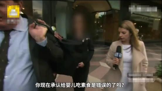 1岁多小宝宝无法坐立、说话、自己吃东西，只因母亲全素食喂养