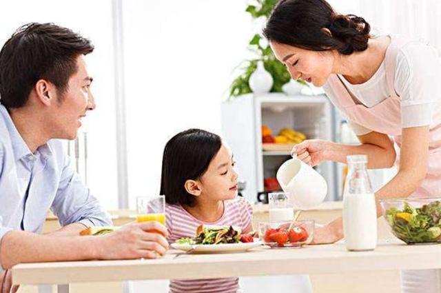 这三种早餐，家长尽量少给孩子吃，容易损伤脾胃还影响身体发育