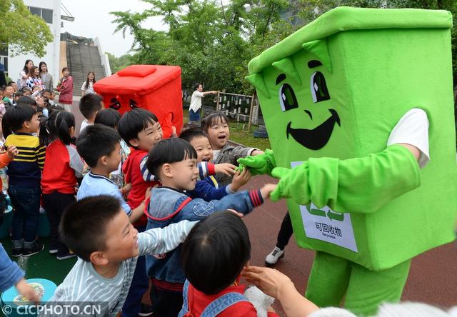 江苏太仓：幼儿体验科技魅力