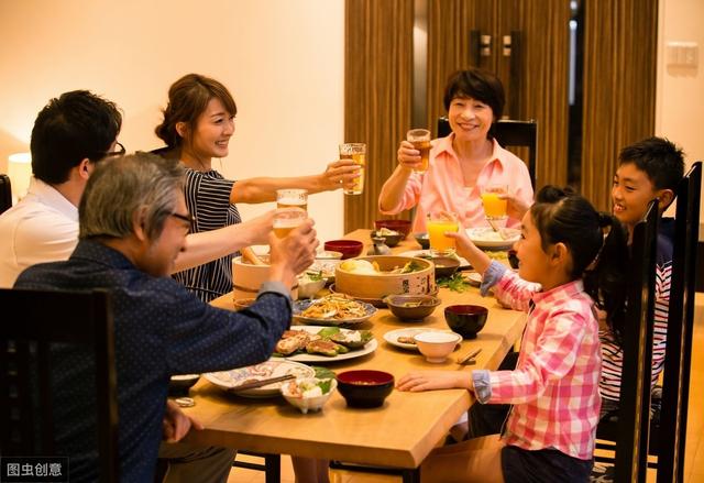 餐桌上的10个规矩，越早给孩子立下孩子的教养就越好
