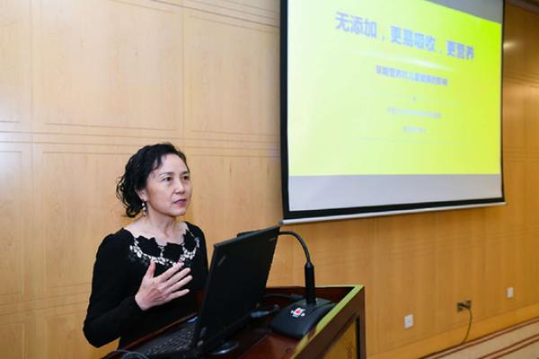关注婴幼儿早期营养 多家奶粉企业拒用香精