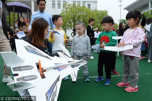 江苏太仓：幼儿体验科技魅力