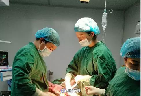 二孩孕妇撞上子宫肌瘤，比宝宝的头还大！终止妊娠是唯一选择？