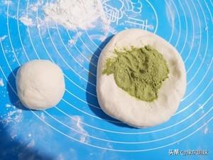 夏天到了，给孩子蒸一锅青蛙馒头，造型漂亮又营养，孩子爱不释手