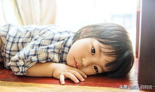 五岁以内宝宝的这些表现，他非常爱妈妈，你家的宝贝中了几个？