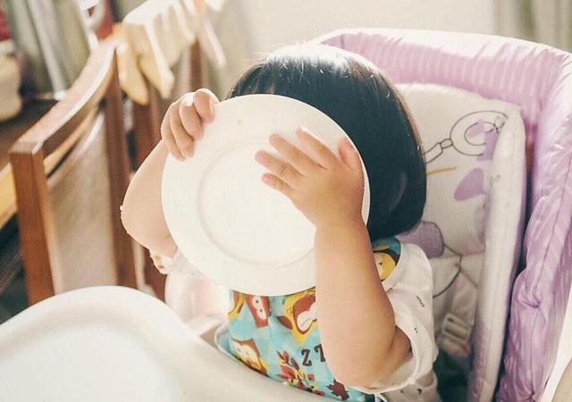 宝宝很爱吃饭，为什么却营养不良了？比不爱吃饭还严峻的饭桌问题