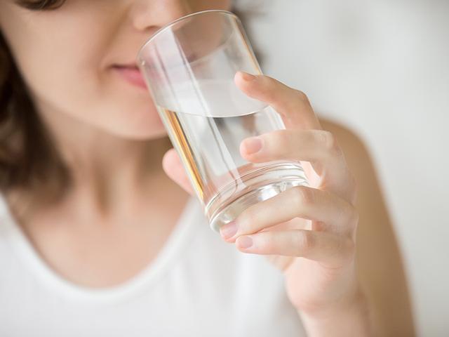 水对母胎如此重要，缺水时身体会出现的信号