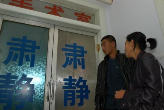 孕妇分娩，婆婆和亲妈都建议顺产，果然，给出的理由大不相同