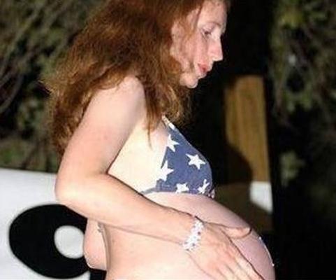 美国一年一度的孕妈选美，准妈妈们穿着火辣都卯足了劲！