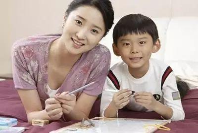 教育孩子要教育他吃三样东西：吃饭、吃苦、吃亏