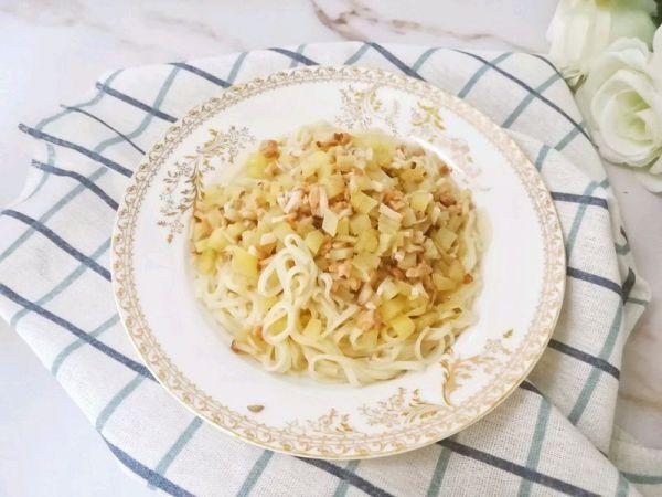 12M+香菇土豆肉酱拌面：宝宝辅食营养食谱菜谱