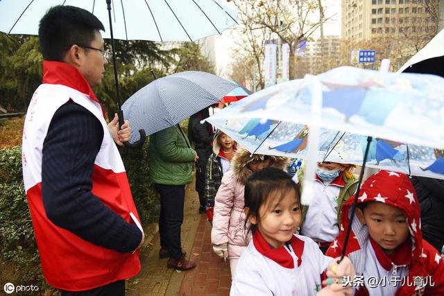 老校长直言：家长在这4个方面“越懒”，孩子长大就更有出息！