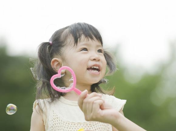 影响孩子一生的，不在于家庭贫富，而是妈妈能否做到这五件事！