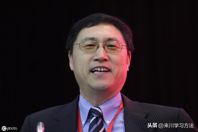 北大教授：长大有出息的孩子，父母常把“2准”、“3不”挂嘴边！