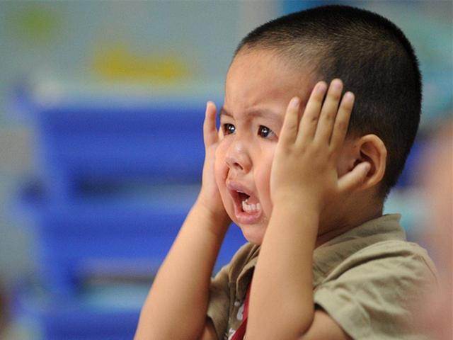 孩子上幼儿园一星期，被幼儿园老师劝退，老师给的答案让家长羞愧