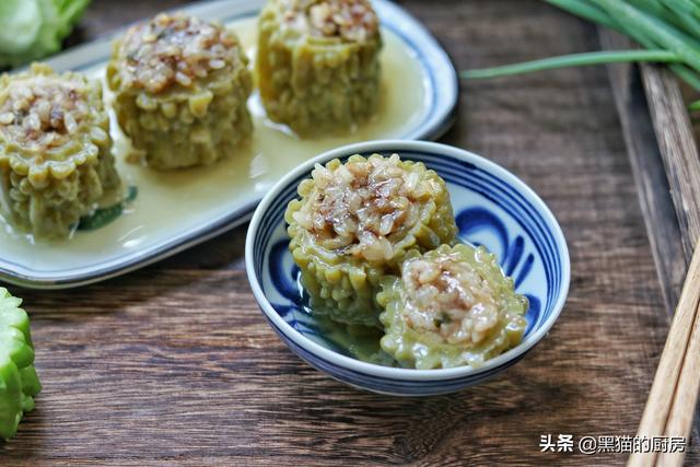 苦瓜别再煎鸡蛋了，试试这么做，2斤苦瓜也不够，许多人都爱吃
