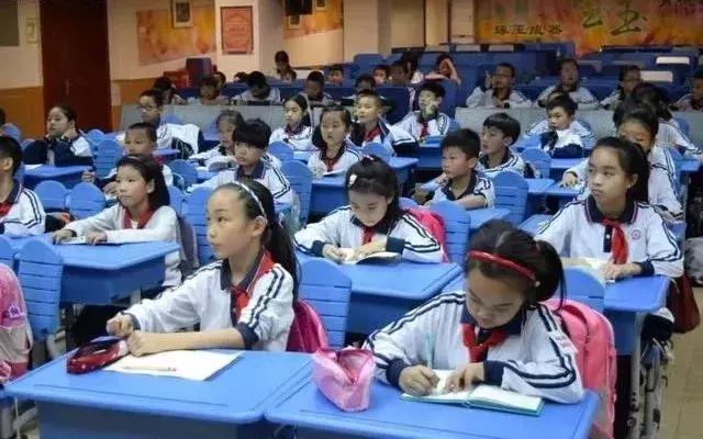孩子退烧想上学，却被学校要求退烧48小时后才能返校！你怎么看？