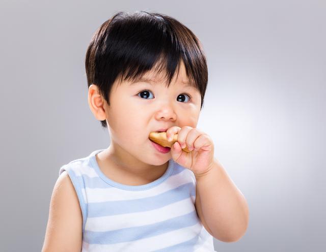 孩子聪不聪明，看这个地方就知道！试过的妈妈都说太准了！