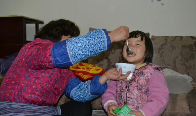 十孩九积食，这些表现是脾胃的“求救信号”，新手宝妈尤其要注意