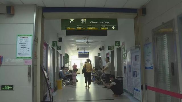 孩子即将出生，被医生硬塞回娘胎……