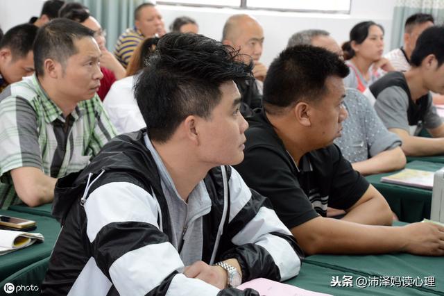 别着急辞职回家带娃，职场妈妈抚养长大的孩子更有优势