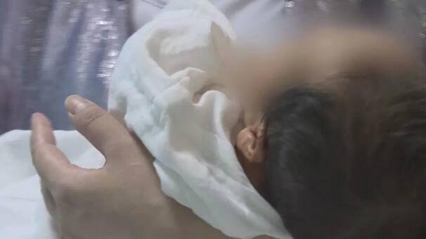 孩子即将出生，却被医生硬塞回娘胎！这是什么操作