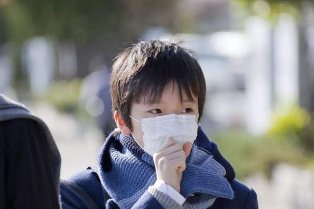 如何避免宝宝过敏，需要从这4方面入手，家长们需要记牢
