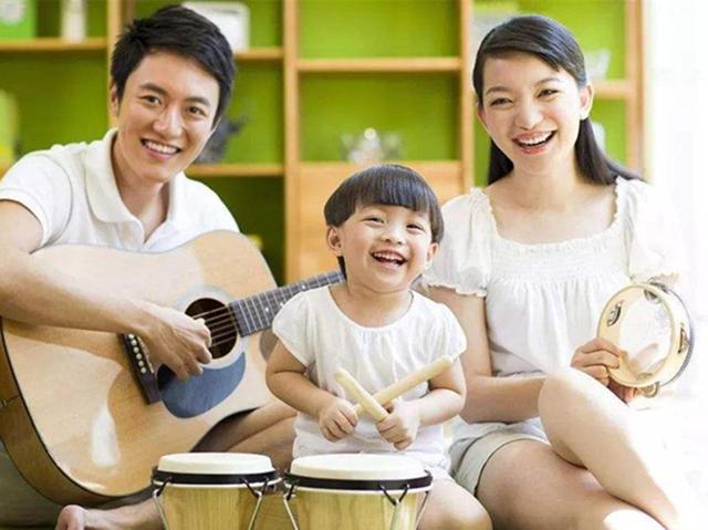 “妈妈，我钱丢了”，两位妈妈的回答，十年后孩子的格局高下立见