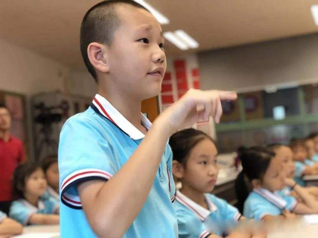 孩子大脑是否活跃，看看他们日常表现就知道了，家长要学会观察