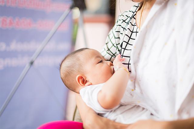 胖妈妈的母乳更易喂出胖孩子