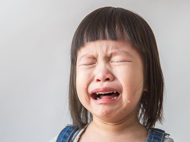 两岁，是孩子第一个叛逆期，该如何陪孩子度过？