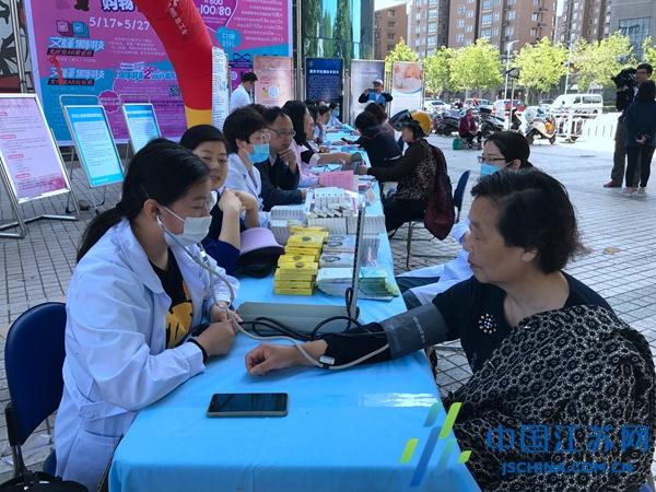 母乳喂养宣传日：泰州妇产医院专家呼吁 纯母乳喂养至少6个月
