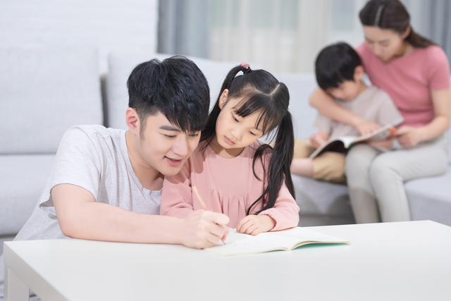 “陪娃写作业”让妈妈气到住院，学好3招，轻松让孩子自觉写作业