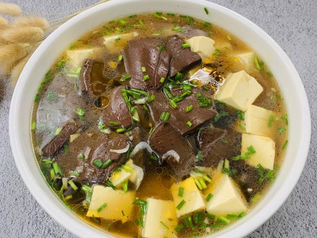 豆腐和这一起煮，多给孕妇吃，能预防缺铁性贫血，给孩子好身体