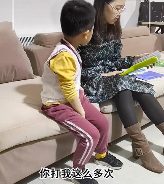 气急了打屁股？娃4个部位不能打，3个部位不能拽，个个布满生命线