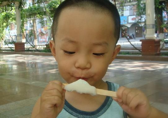 忠告：这3种幼儿的“脾胃杀手”，当家长的别大意，已有娃不发育
