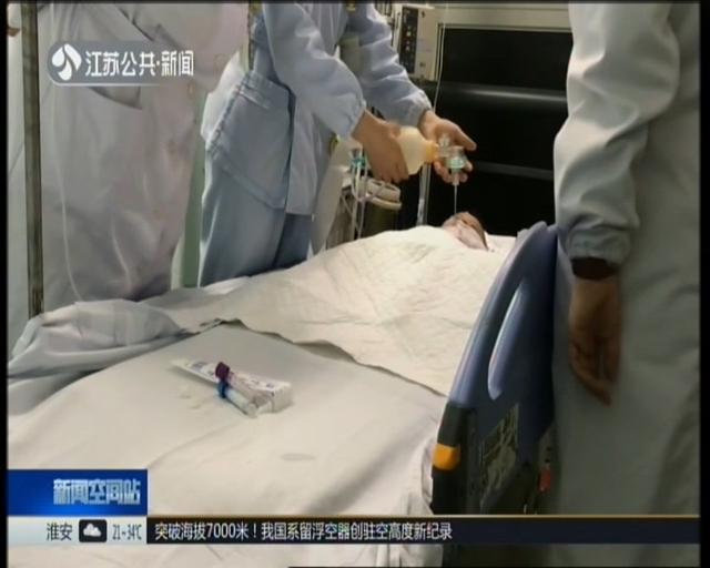男婴吸食葡萄被噎窒息，黄金5分钟内，这个方法才能救命！