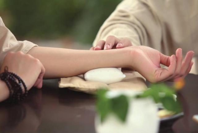 倒立有助于怀孕？3个助孕小技巧，你可以试一试