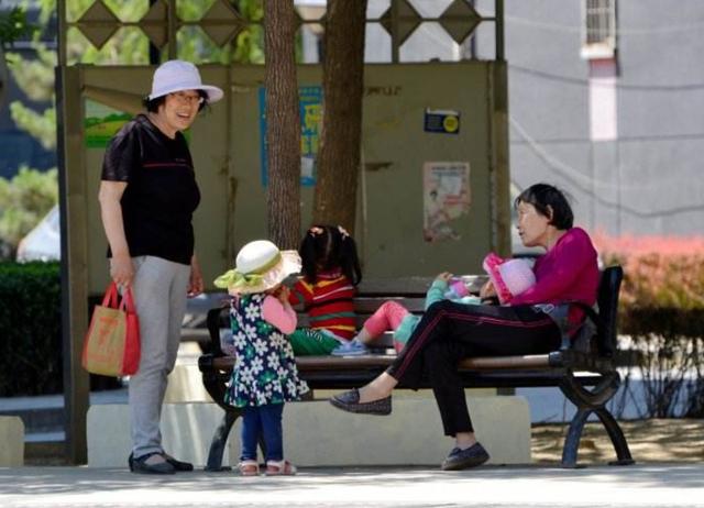 这3种家庭的孩子，并不适合姥姥带娃，往往只会吃力不讨好
