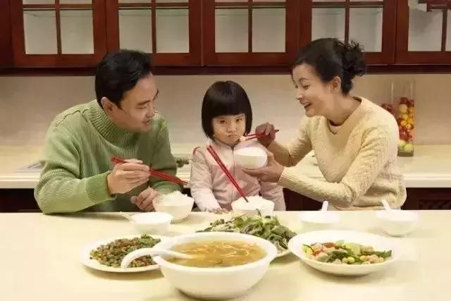 你不能养我一辈子，为何从小娇惯我？（望每位家长深思）