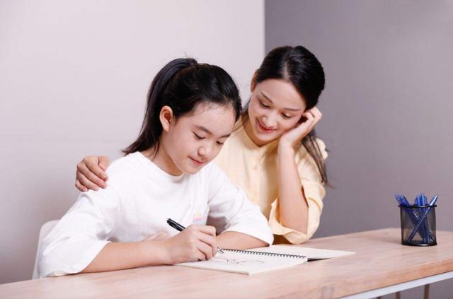 孩子敏感遇事就喊妈妈，你的处理方式，决定孩子成年后的格局